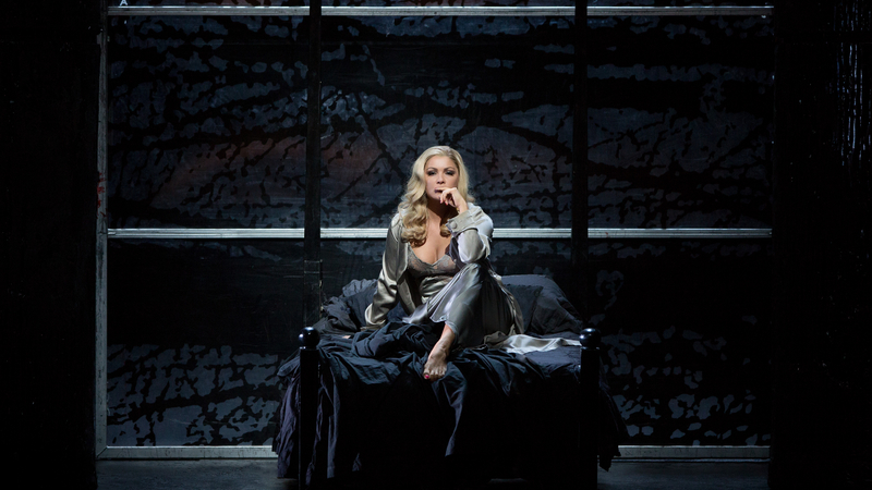 Anna Netrebko in Verdi's Macbeth | Copyright: © Marty Sohl / Metropolitan Opera