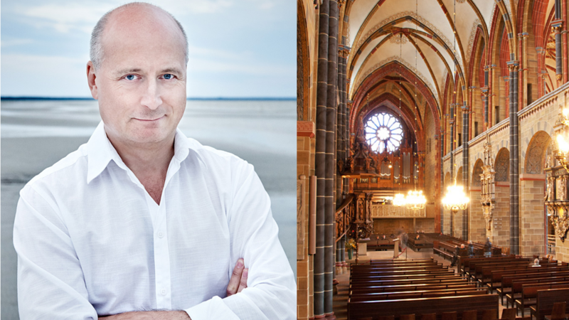 Paavo Järvi at St. Petri cathedral Bremen | Copyright: © Kaupo Kikkas, Carolin Hinz/BTZ Bremer Touristik-Zentrale