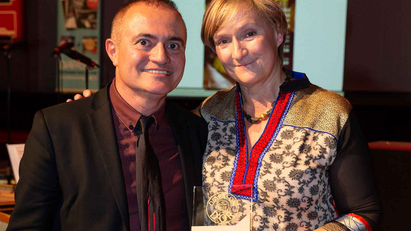 Deborah Warner (stage director) and Joan Matabosch (Artistic director of Teatro Real) accept the award | Copyright: © France Musique