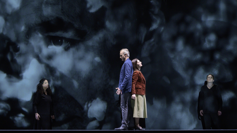 2.110673 / NBD0120V Heart Chamber_scene | Copyright: © Audiovisual Division Naxos / © Michael Trippel 