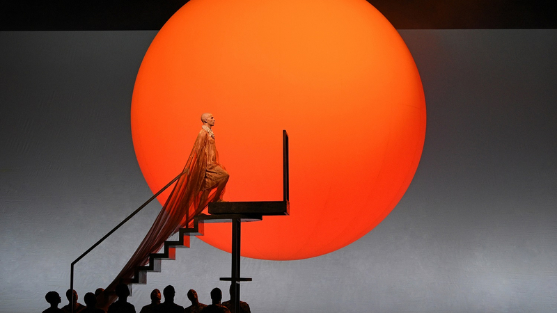 Anthony Roth Costanzo in the title role of Philip Glass' AKHNATEN | Copyright: © Karen Almond / Met Opera