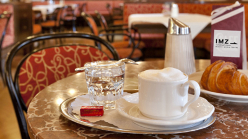 Come by the Vienna Coffee House | Copyright: © IMZ
