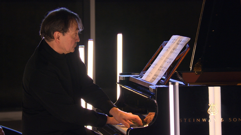 Pierre-Laurent Aimard plays Olivier Messiaen | Copyright: © sounding images