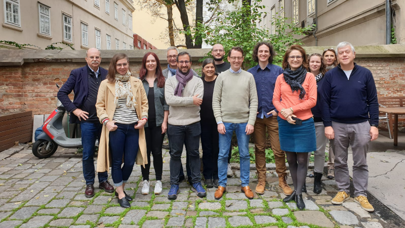 v.l.n.r. Michael Witte, Vanessa Hannesschläger, Rasa Bočytė, Marco Capellini, Pablo Bes Alonso, Christine Sauter, Benoit Bissery, Christian von der Recke, Max Güntert, Katharina Jeschke, Martina Hilmer, Odile Limpach, Thierry Boujard | Copyright: © IMZ