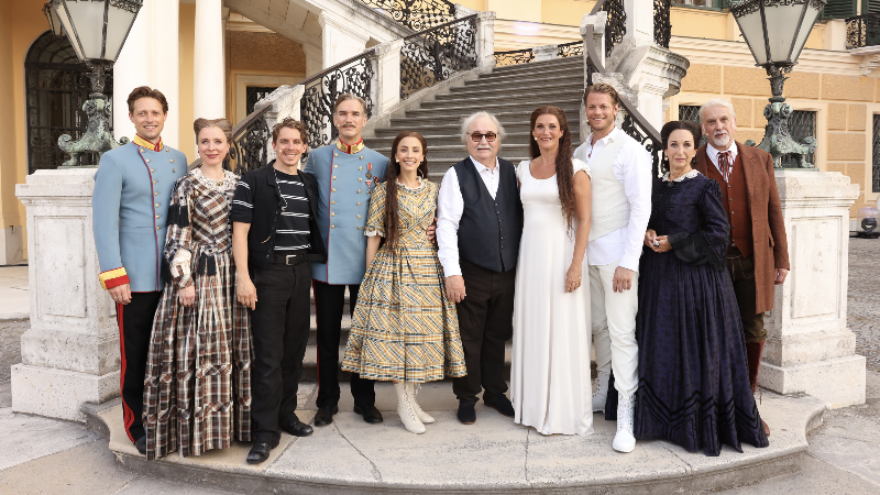 Elisabeth_Sylvester Levay and the soloists | Copyright: © Naxos Audiovisual / © 2022 ORF III/VBW International GmbH / © Katharina Schiffl