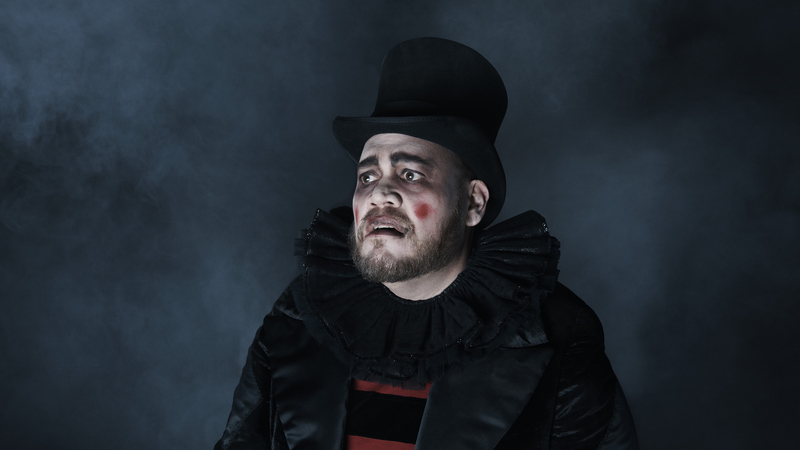 Quinn Kelsey in the title role of Verdi’s RIGOLETTO | Copyright: © Paola Kudacki / Met Opera