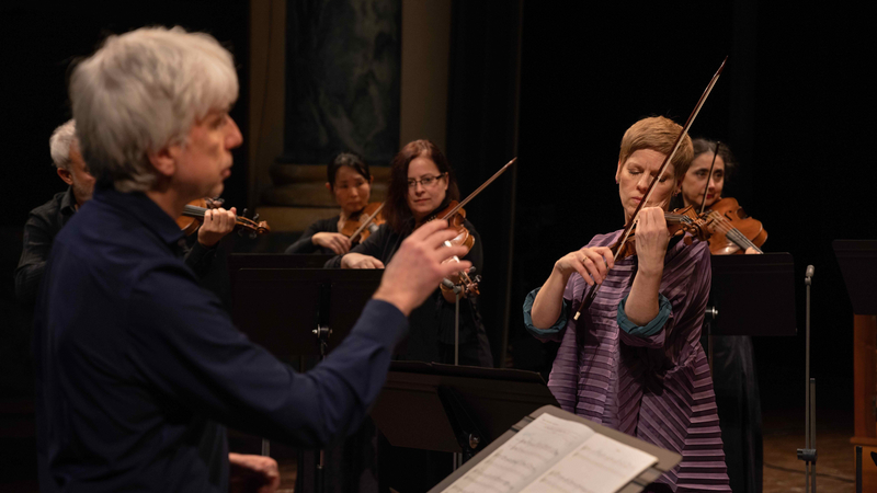 Isabelle Faust and Giovanni Antonini | Copyright: © Emilian Tsubaki