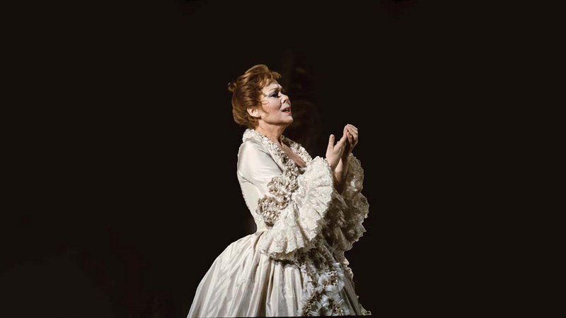 Renata Scotto in Puccini's MANON LESCAUT | Copyright: © James Heffernan / Met Opera 