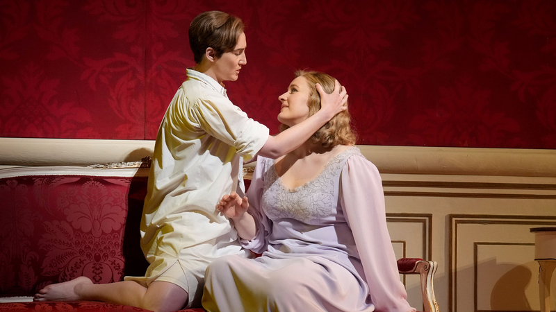 Samantha Hankey as Octavian and Lise Davidsen as the Marschallin in Strauss's DER ROSENKAVALIER | Copyright: © Ken Howard / Met Opera