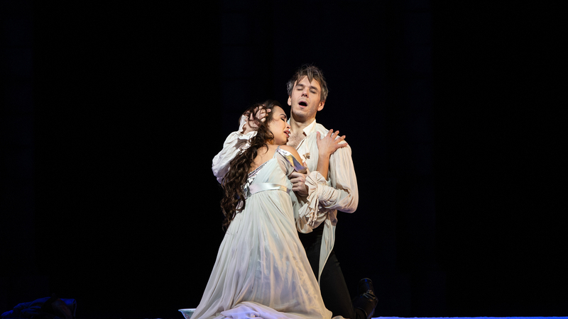 Nadine Sierra as Juliette and Benjamin Bernheim as Roméo in Gounod's ROMÉO ET JULIETTE | Copyright: © Marty Sohl / Met Opera