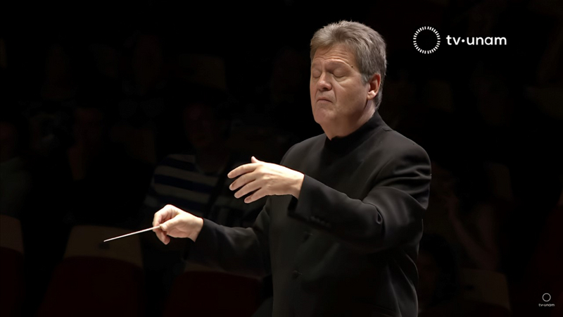 Conductor Manuel Hernández-Silva | Copyright: © TV UNAM