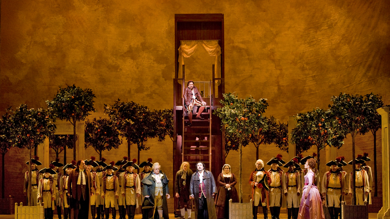 A scene from Act II of Rossini’s IL BARBIERE DI SIVIGLIA | Copyright: © Ken Howard / Met Opera