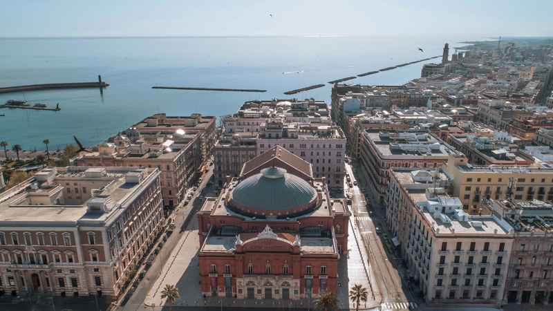 Teatro Petruzzelli, Bari, Italy | Copyright: © EuroArts Music International