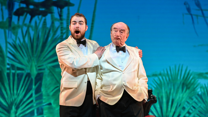 2 Disc CD: Gilbert & Sullivan's Utopia, Limited or The Flowers of Progress | Copyright: ©  Julie Howden / Scottish Opera / Opus Arte