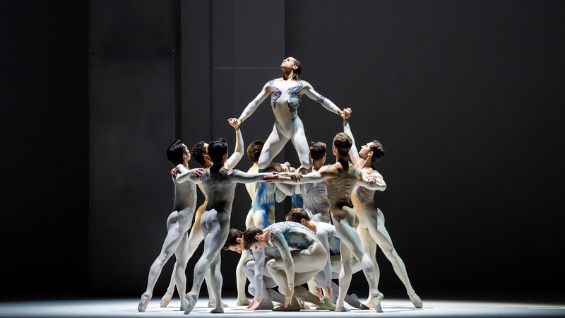 Joseph Sissens & Artists of the Royal Ballet in Requiem | Copyright: © Tristram Kent / Royal Ballet and Opera /Opus Arte