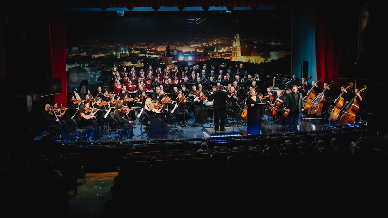Choir and Orchestra | Copyright: © EuroArts Music International