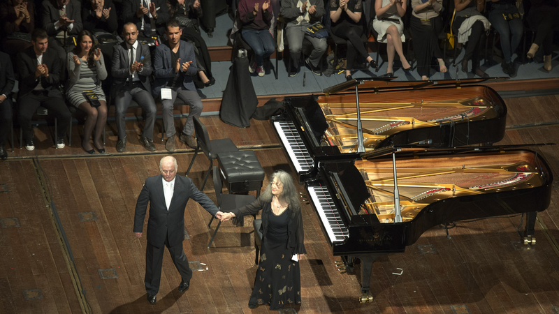 Argerich and Barenboim as a piano duo on two pianos | Copyright: &copy; Arnaldo Colombaroli/Unitel
