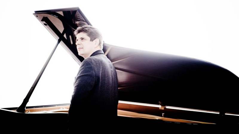 Javier Perianes plays De Falla at La Alhambra | Copyright: &copy; EuroArts Music International