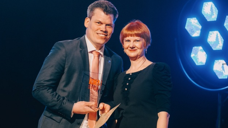 In Video Opera, Benedikt Don Strohmeier received the award on behalf of Bayerische Staatsoper Recordings for the video with Sergei Prokofiev&rsquo;s War and Peace conducted by Vladimir Jurowski. He received the trophy from Jury member Cristina Comandasu (Radio Romania Muzical) | Copyright: &copy; Marian Lenhard / ICMA