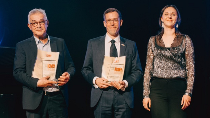 One winner in Video Performance and Documentaries was the Accentus Music production with Anton Bruckner&rsquo;s Symphony No. 9 played by Bamberger Symphoniker under Herbert Blomstedt. The picture shows Paul Smacny, CEO Accentus Music, Marcus Rudolf Axt, General manager of Bamberger Symphoniker as well as Nina Junke, a member of the Orchestra Board | Copyright: &copy; Marian Lenhard / ICMA