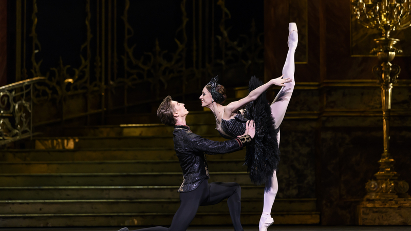 Marianela Nuñez and Vadim Muntagirov in Swan Lake | Copyright: &copy; Bill Cooper / The Royal Ballet / Opus Arte